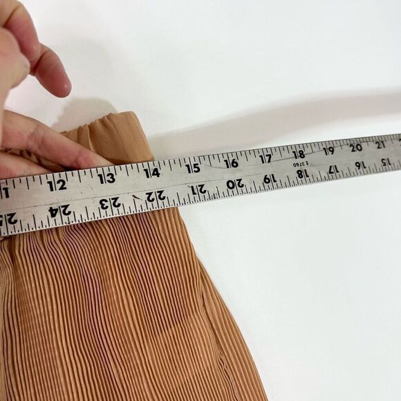 Akira Relaxed Short Women's Large Beige Elastic Waistband Pull-On Flowy - Picture 8 of 12